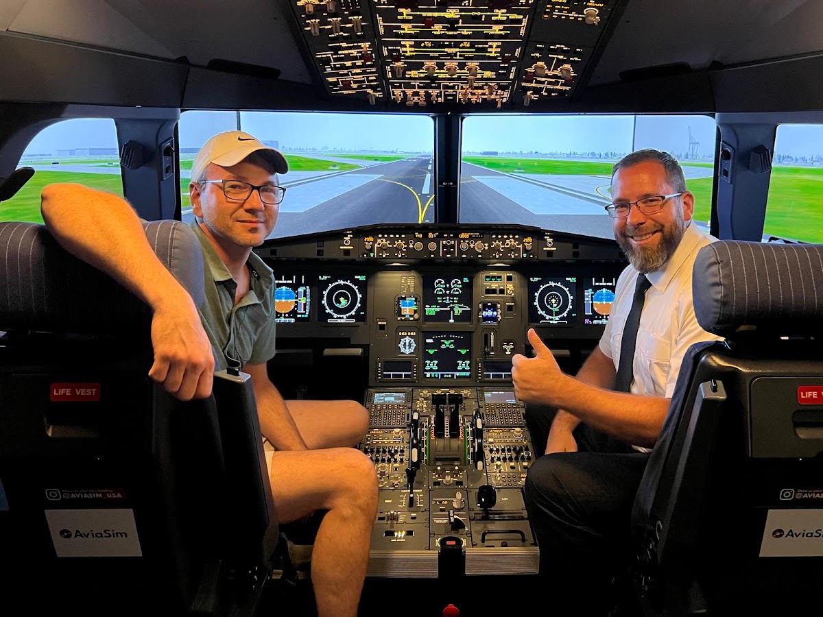 AviaSim Denver - Flight Simulators