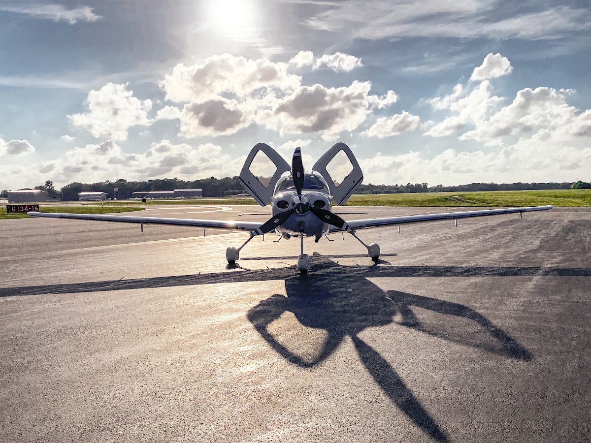 Avier Flight School