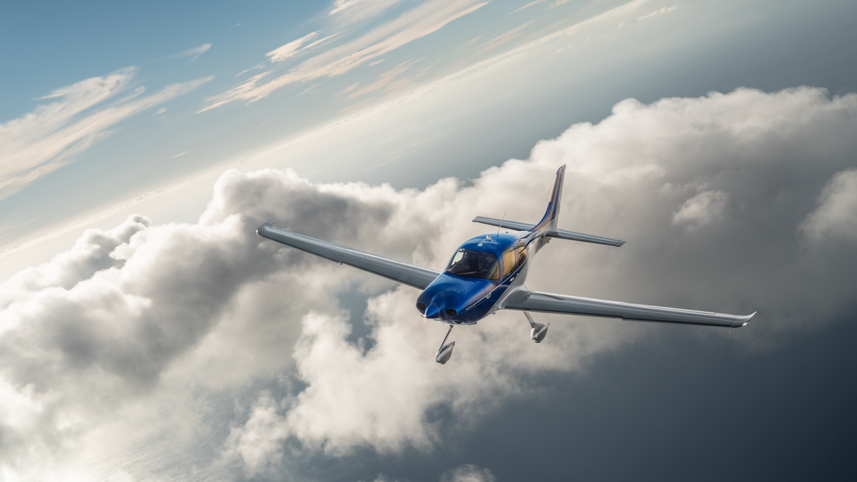Cirrus Kissimmee Flight Center