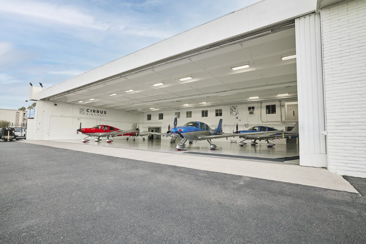 Cirrus Scottsdale Flight Center