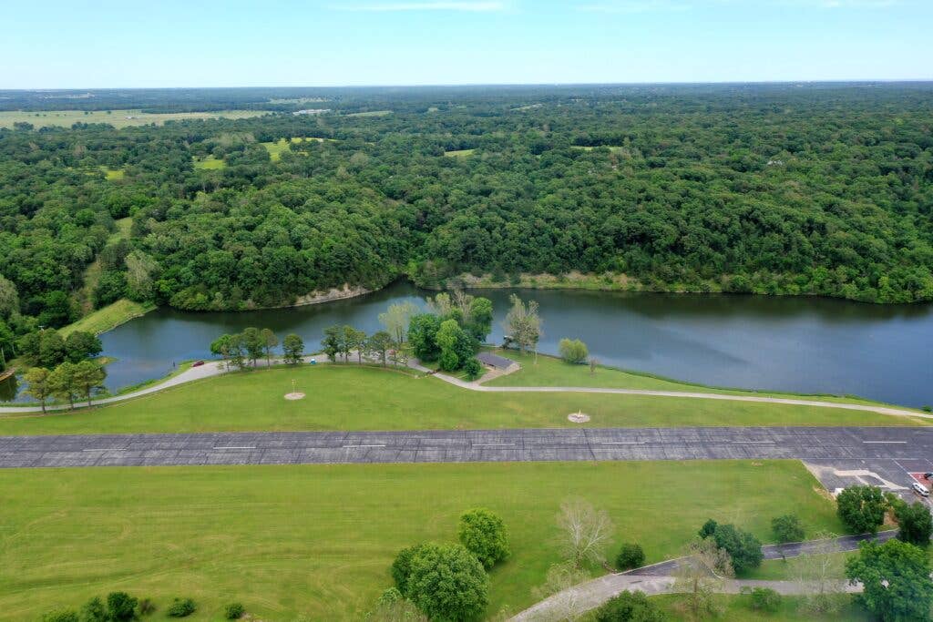 Dixon Aviation at Crystal Lake Airport