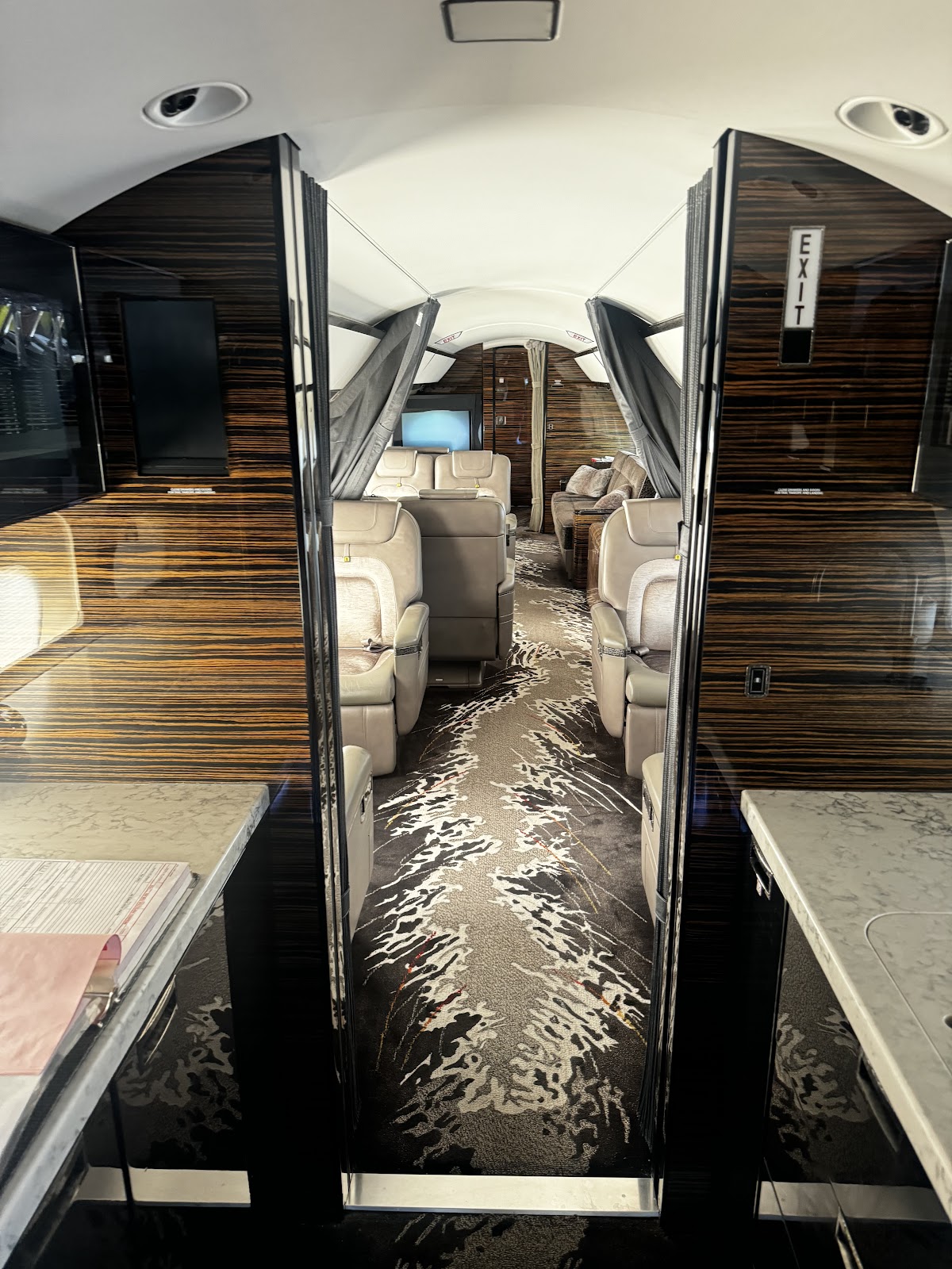 FlightLine Aviation services