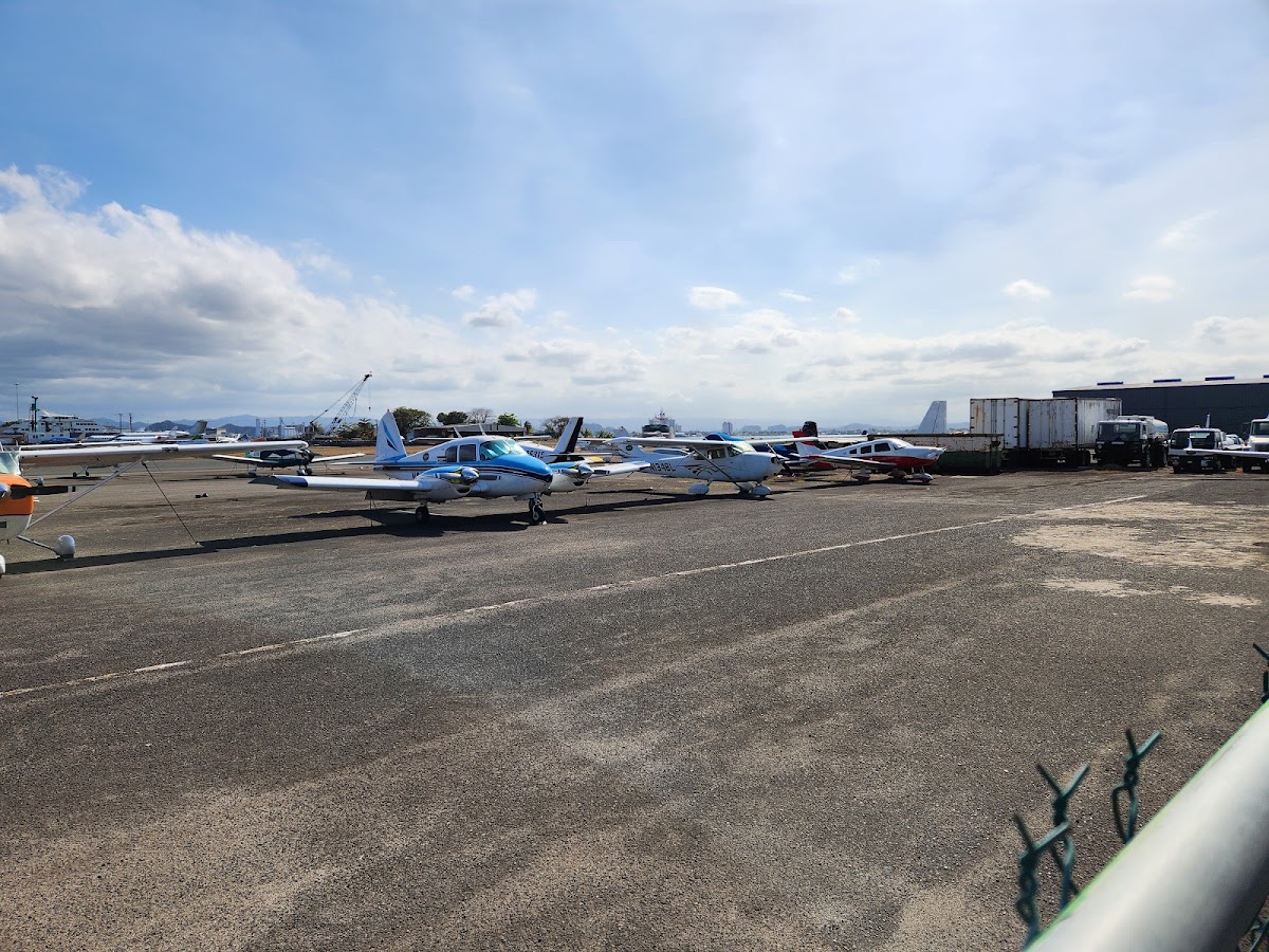 Isla Grande Flying School Sev & Corp