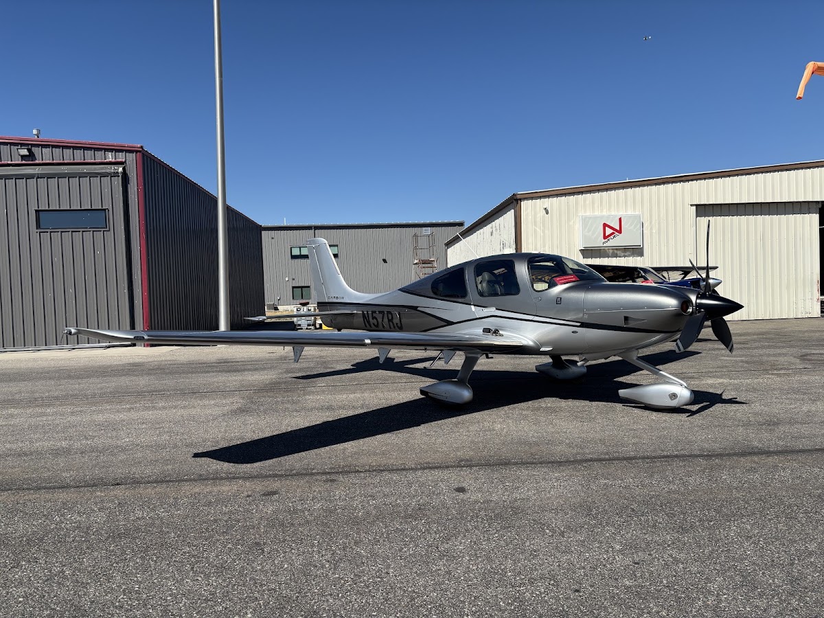 LE Aviation - Leading Edge Aviation