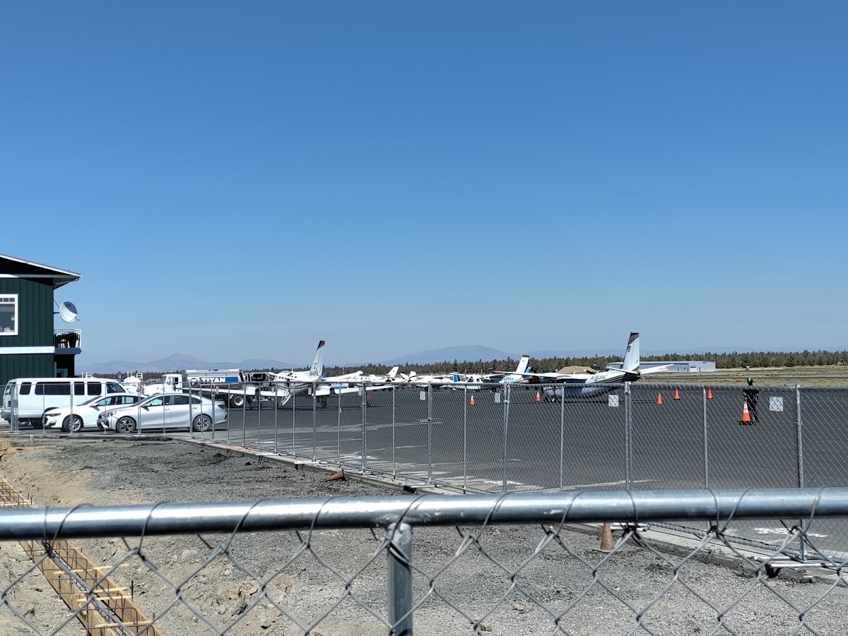 Leading Edge Flight Academy Airplane School