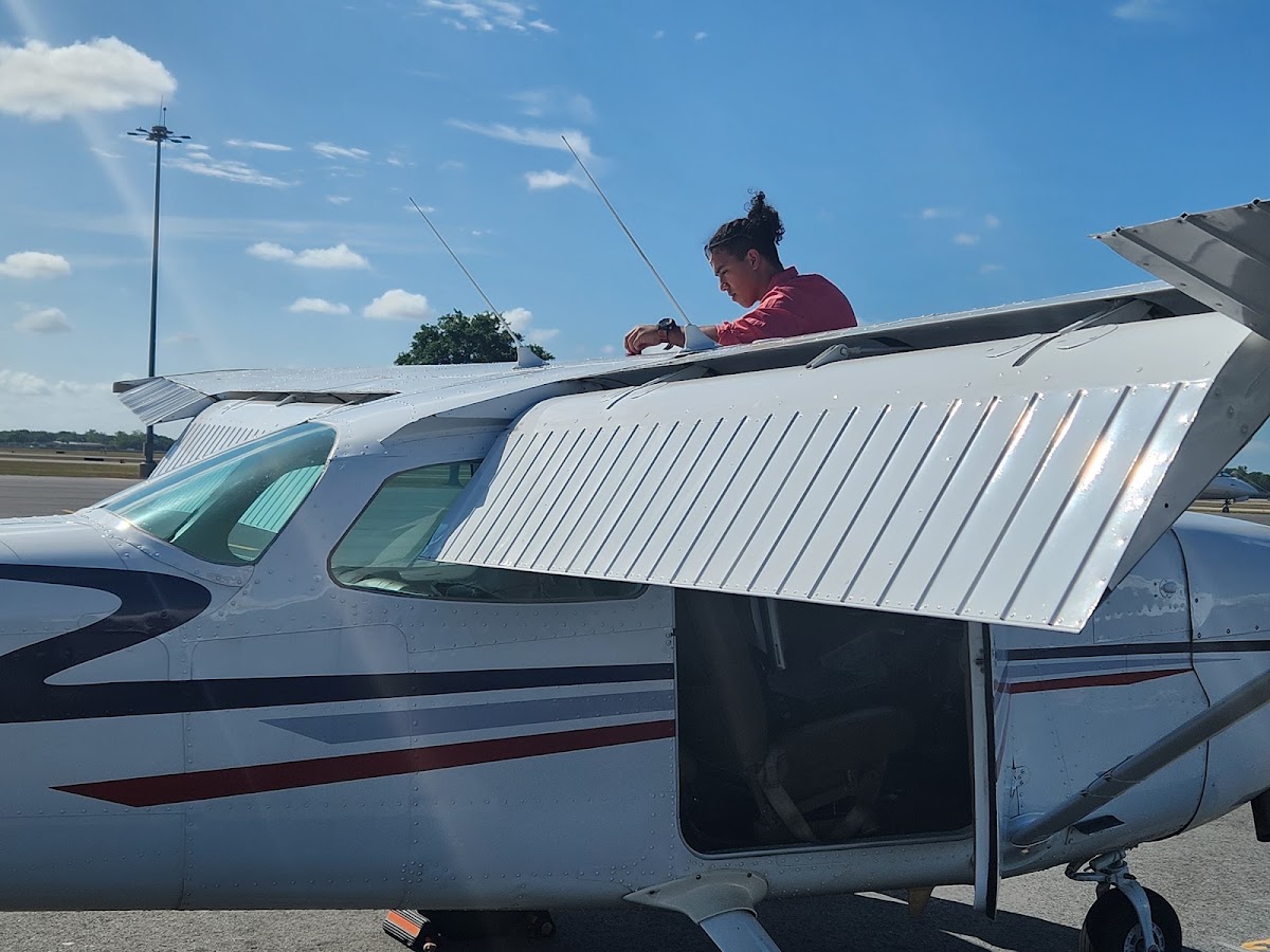 ORLANDO FLIGHT SCHOOL / KISSIMMEE