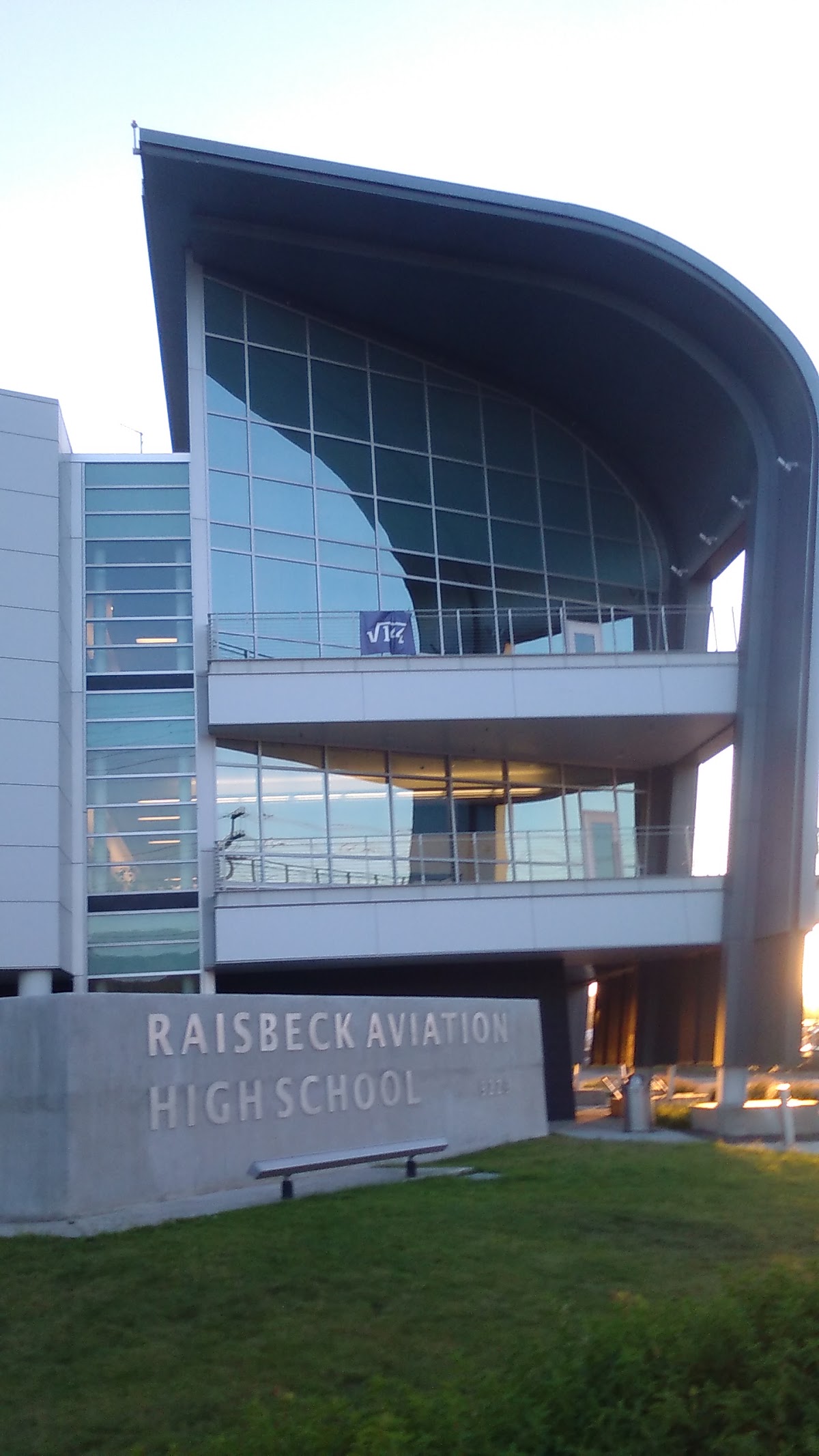 Raisbeck Aviation High School
