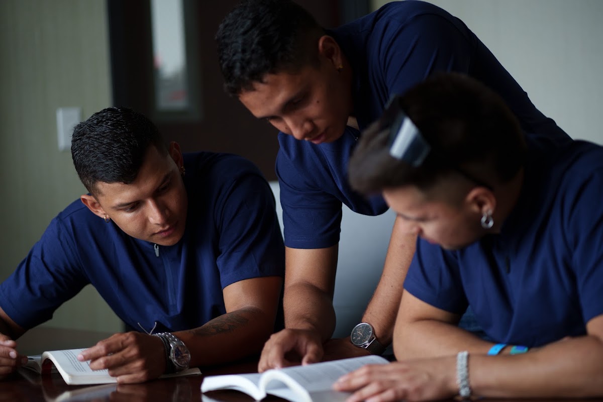 Star Academy flight school