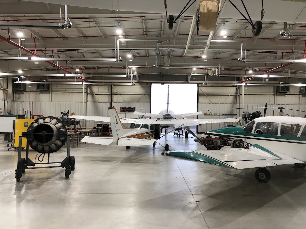 T.H. Davis Aviation Center (GTCC AV1)