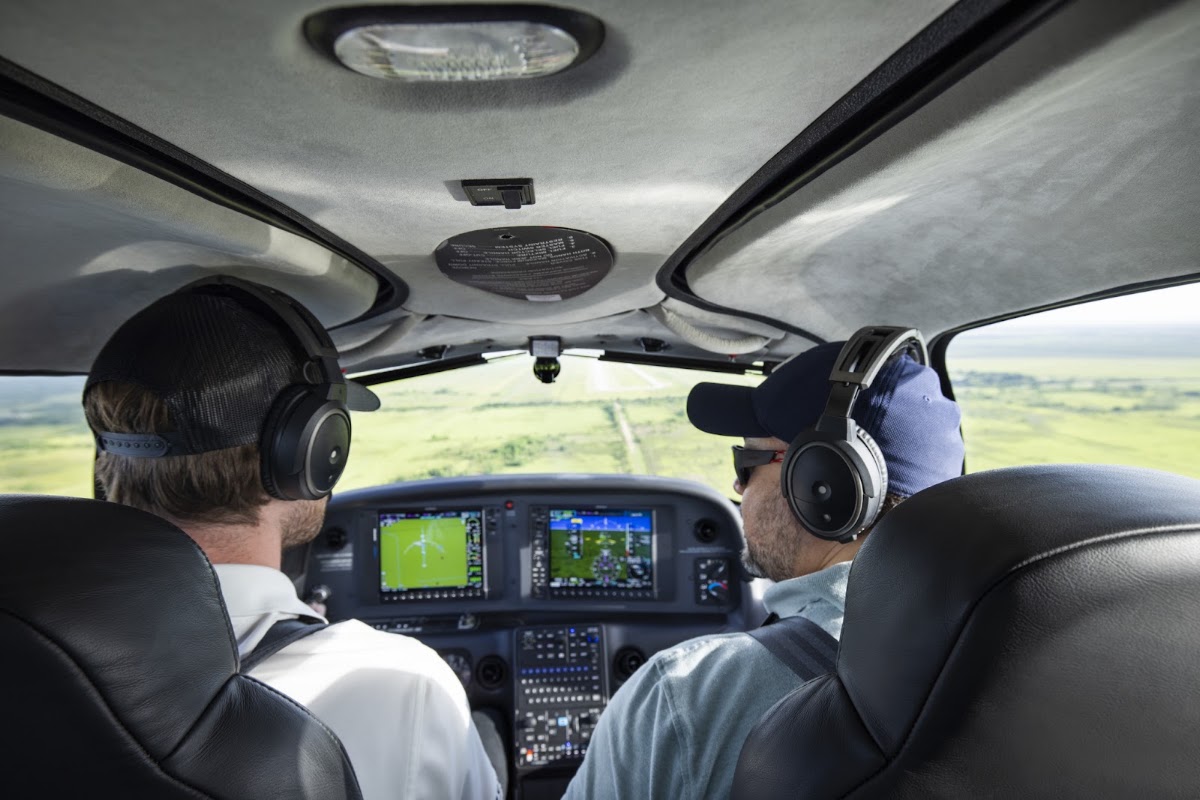 Tidal Aviation (KCXO) - Cirrus Training Center
