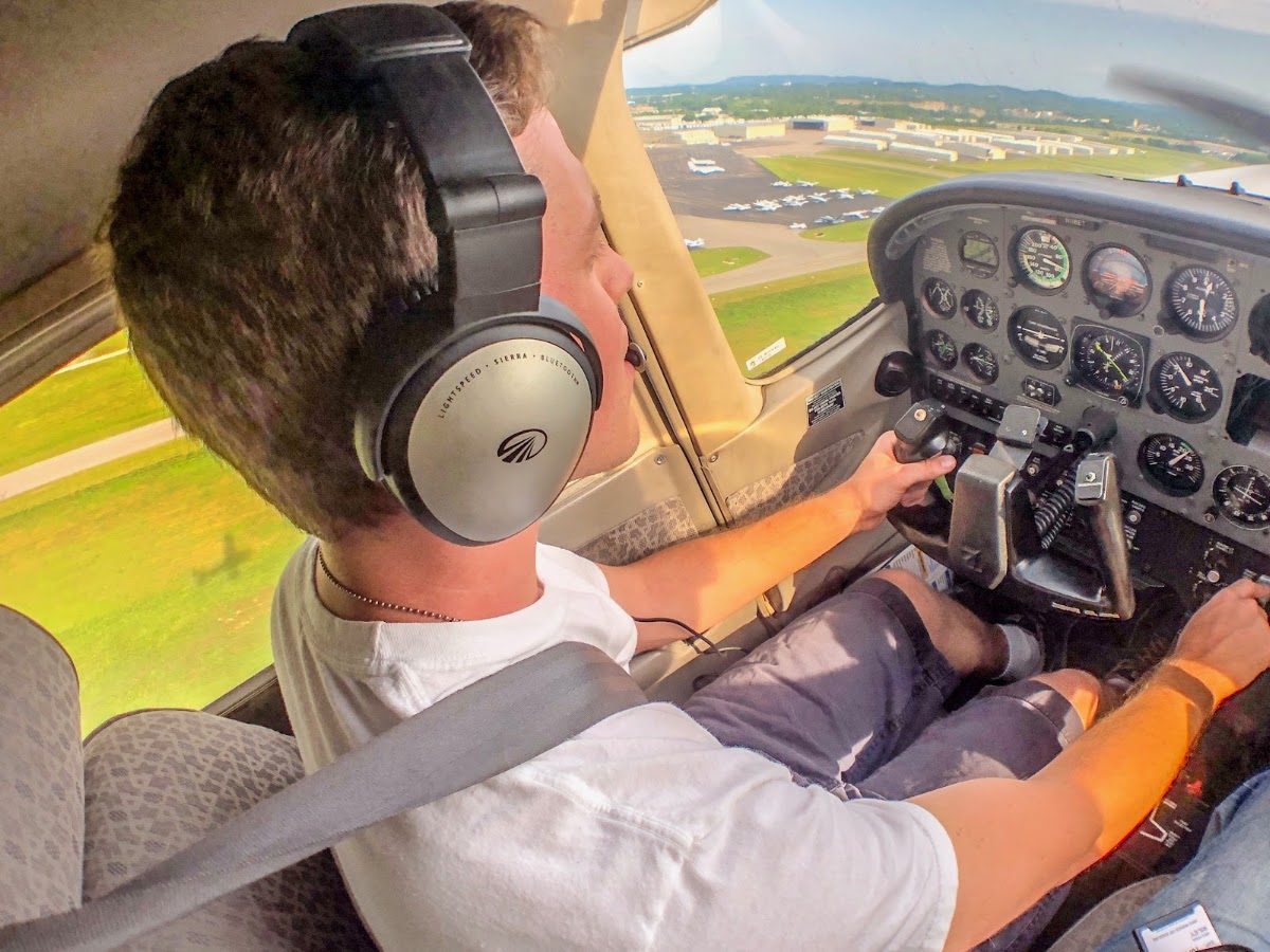 Wings of Eagles Aviation - Smyrna (MQY)
